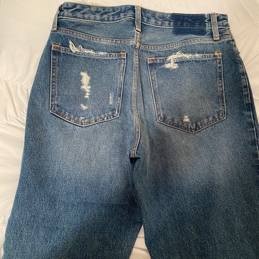 Abercrombie High Rise Girlfriend Ripped Jeans - Picture 6 of 7